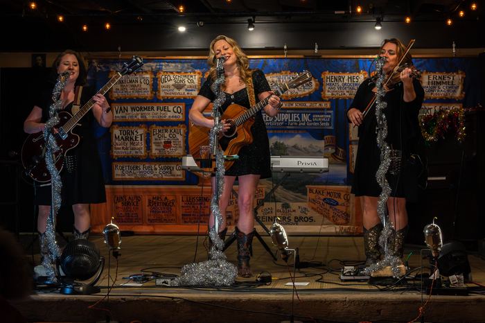 The Whiskeybelles perform in Anodyne's Fifth Ward space.