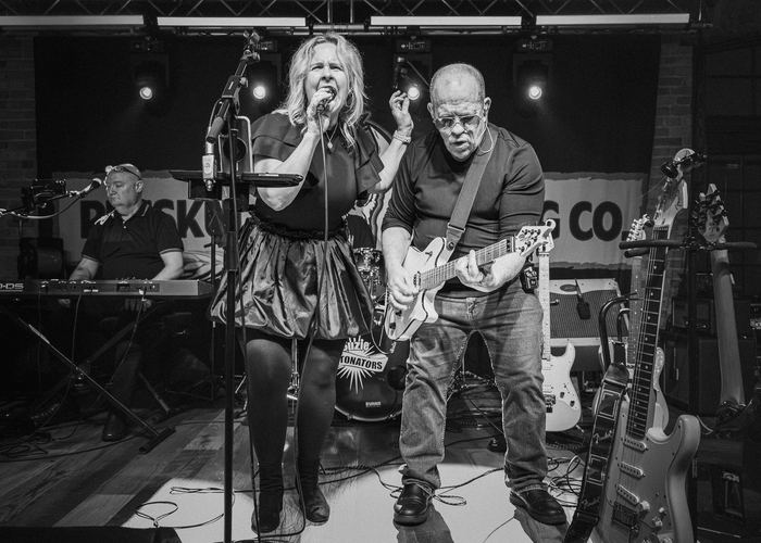 Suzie & the Detonators at Petskull Brewing